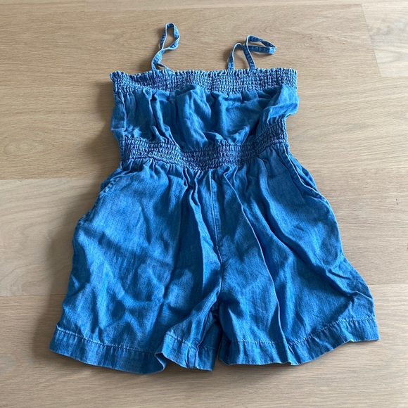 GAP Other - Gap girls denim shorts romper with pockets size Medium - never worn